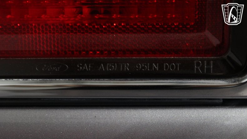 1996 Lincoln Town Car 210