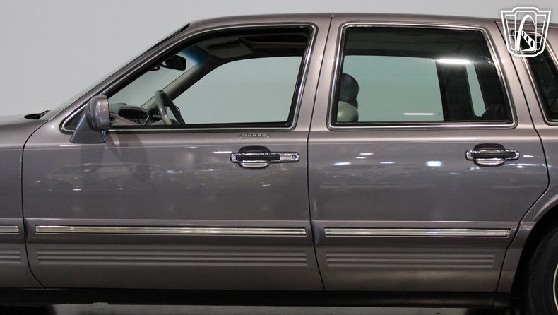 1996 Lincoln Town Car 217