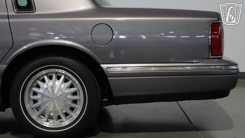1996 Lincoln Town Car 218