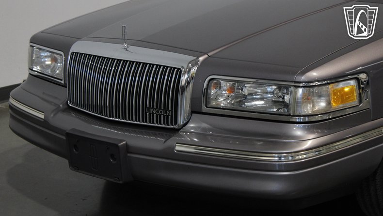 1996 Lincoln Town Car 219