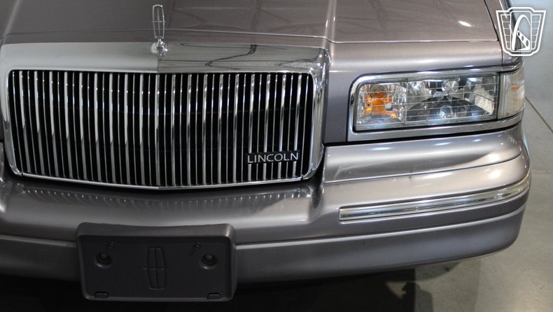 1996 Lincoln Town Car 222