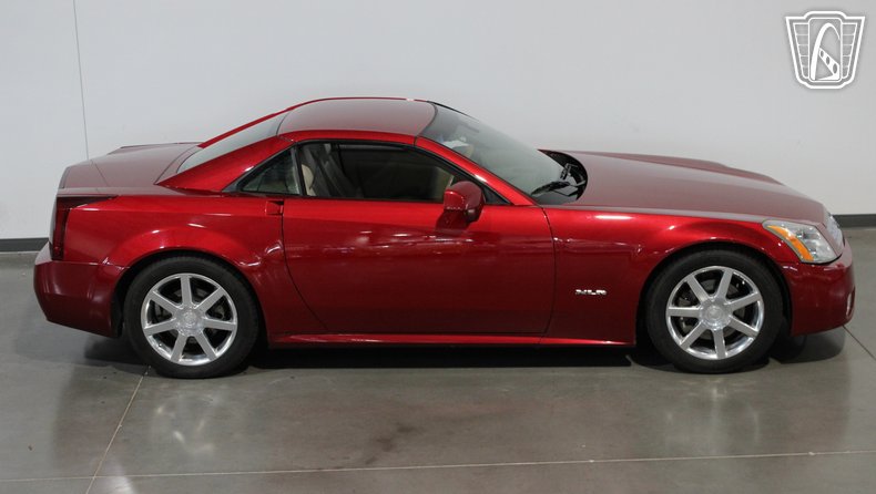 2004 Cadillac XLR 17