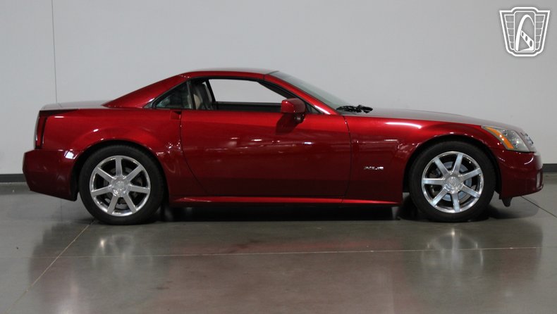 2004 Cadillac XLR 25
