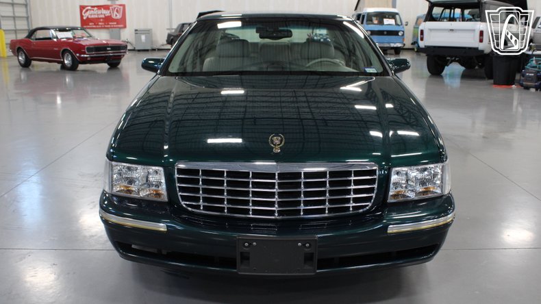 1999 Cadillac DeVille 2