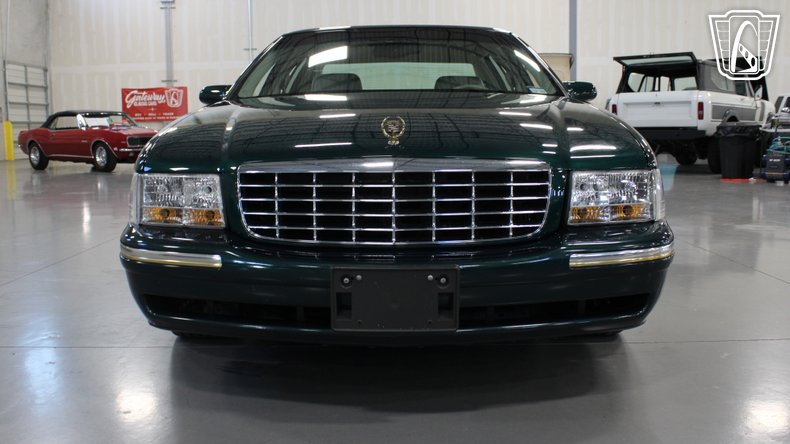 1999 Cadillac DeVille 23