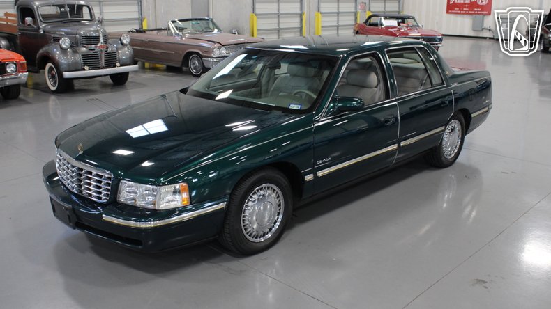 1999 Cadillac DeVille 24