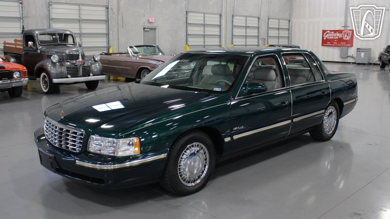 1999 Cadillac DeVille 25