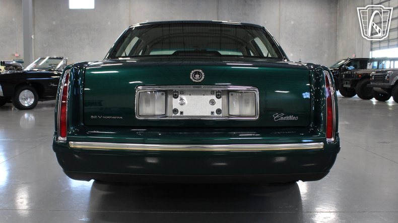 1999 Cadillac DeVille 32