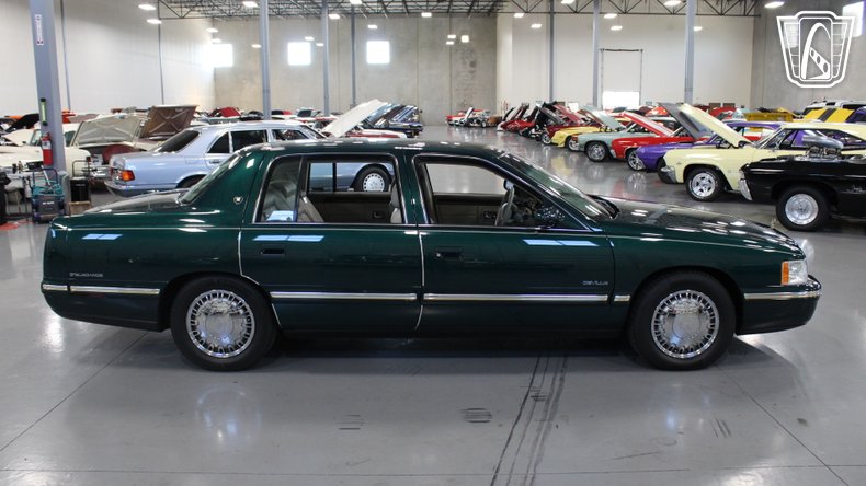 1999 Cadillac DeVille 35