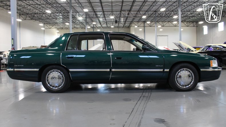 1999 Cadillac DeVille 36