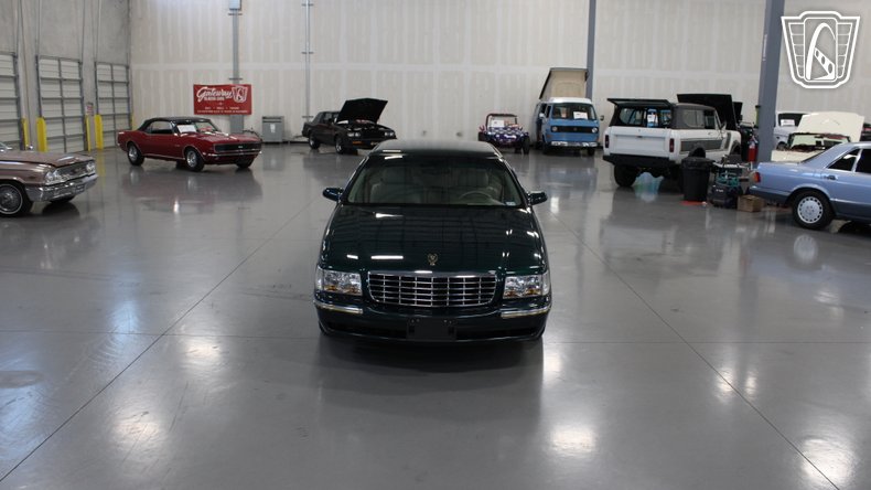 1999 Cadillac DeVille 39