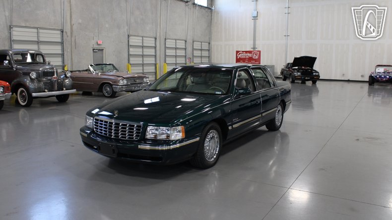 1999 Cadillac DeVille 43