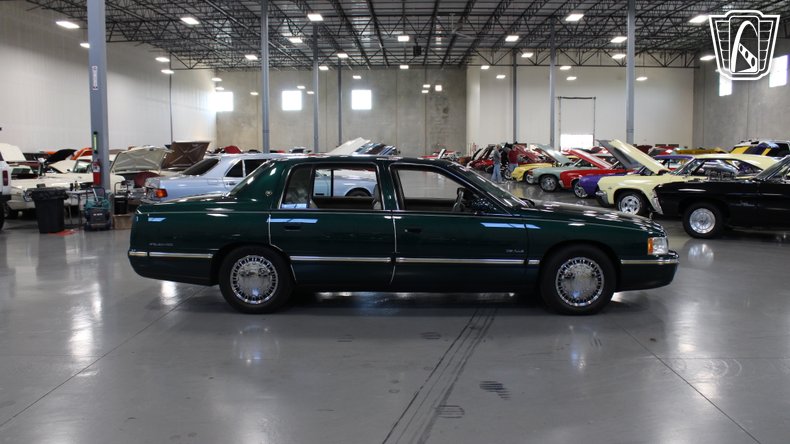 1999 Cadillac DeVille 58