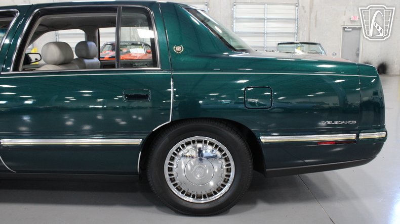 1999 Cadillac DeVille 81