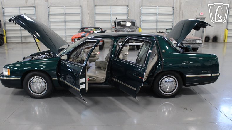 1999 Cadillac DeVille 107