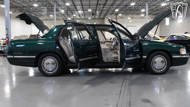 1999 Cadillac DeVille 121