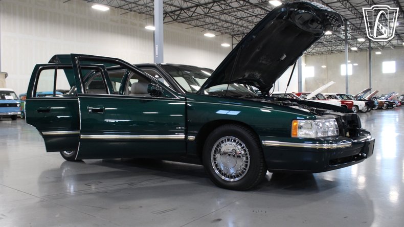 1999 Cadillac DeVille 124