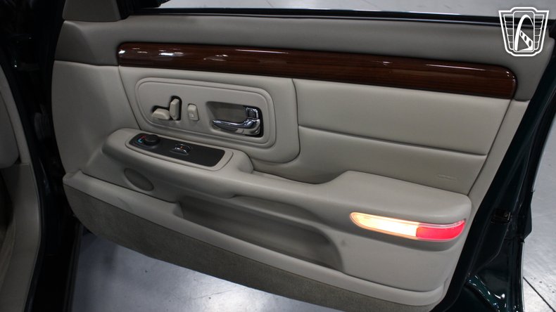 1999 Cadillac DeVille 137