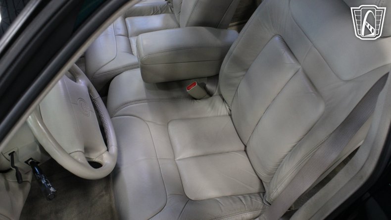 1999 Cadillac DeVille 141