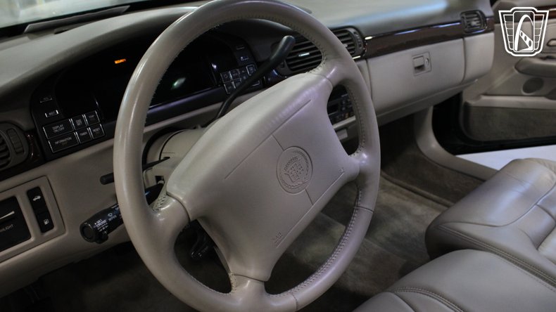 1999 Cadillac DeVille 13
