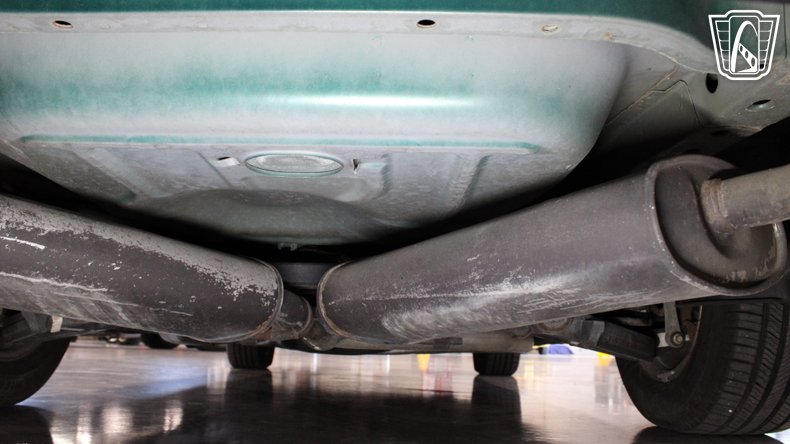1999 Cadillac DeVille 18