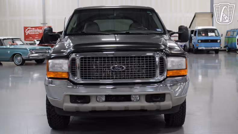 2001 Ford Excursion second image