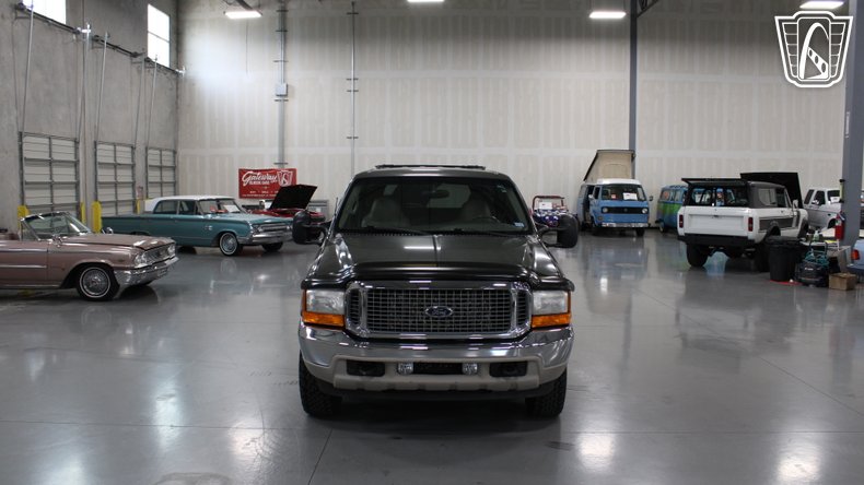 2001 Ford Excursion 38