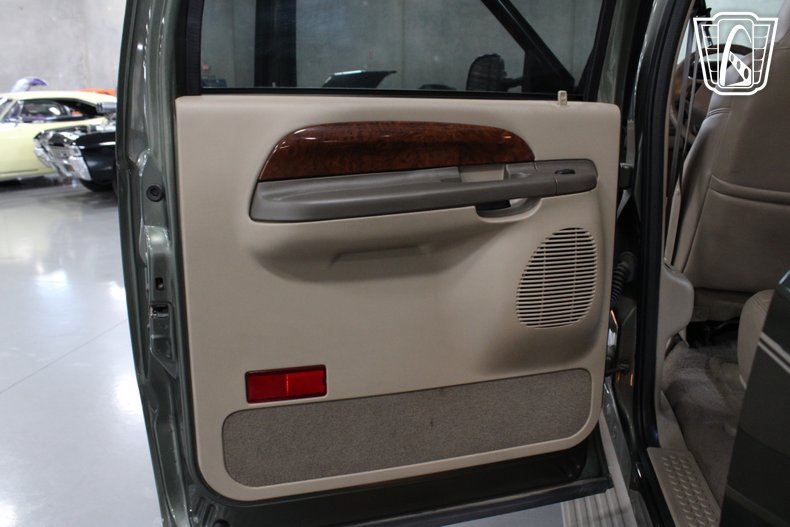 2001 Ford Excursion 114