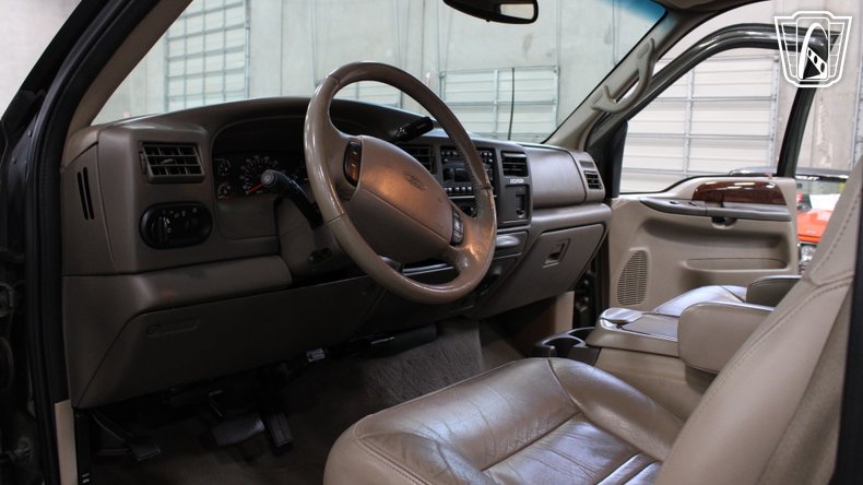 2001 Ford Excursion 11