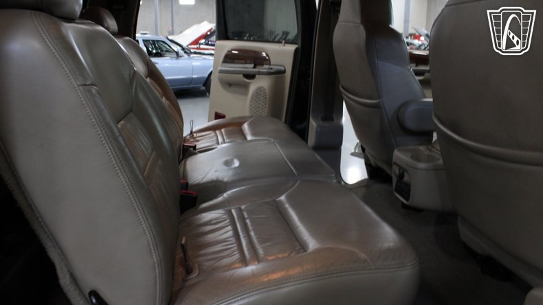 2001 Ford Excursion 124