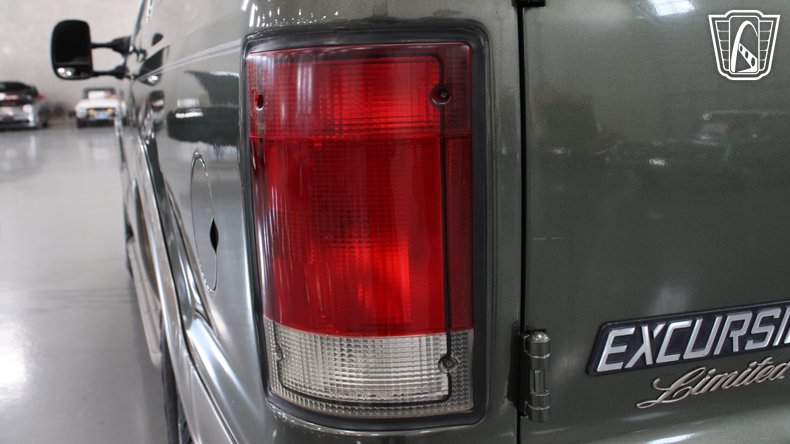 2001 Ford Excursion 156