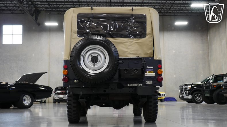 1981 Mitsubishi Jeep 27