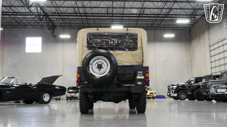 1981 Mitsubishi Jeep 46