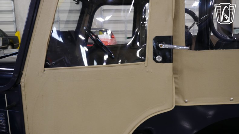1981 Mitsubishi Jeep 109