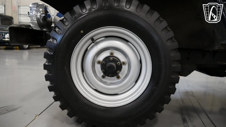1981 Mitsubishi Jeep 13
