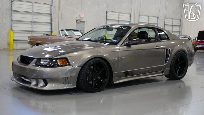 2001 Ford Mustang 2