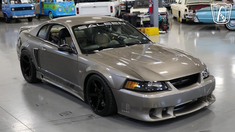 2001 Ford Mustang 33