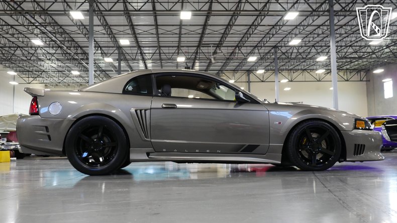 2001 Ford Mustang 32