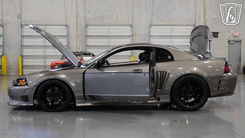 2001 Ford Mustang 10