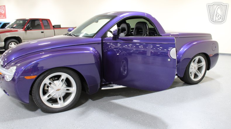 2004 Chevrolet SSR 77