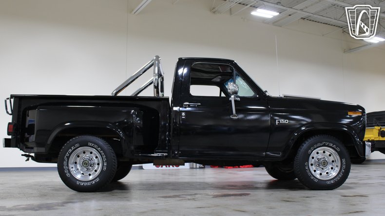 1984 Ford F150 35