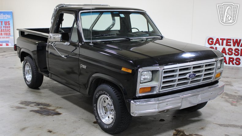 1984 Ford F150 36