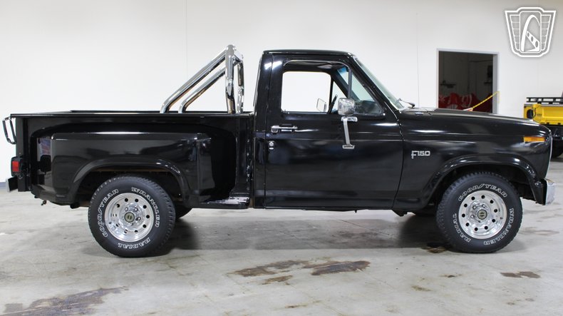 1984 Ford F150 34