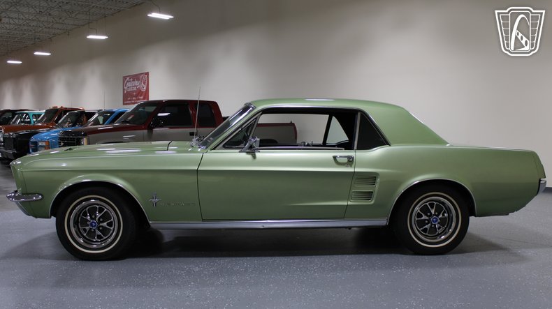 1967 Ford Mustang 4