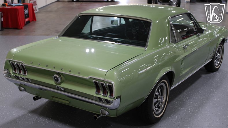 1967 Ford Mustang 32