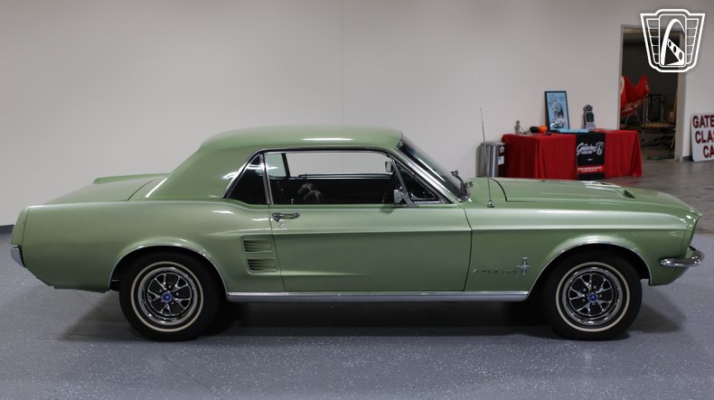 1967 Ford Mustang 35