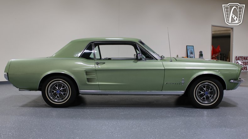 1967 Ford Mustang 34