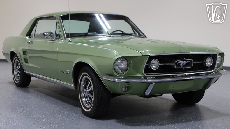 1967 Ford Mustang 2