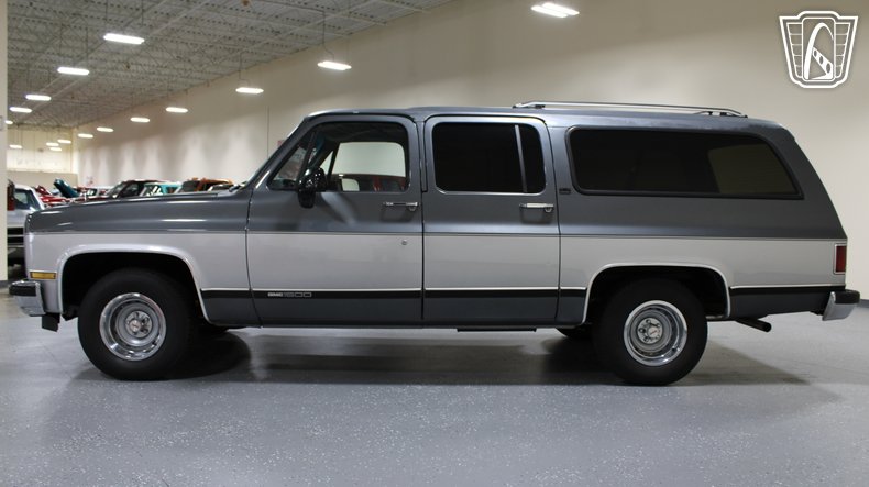 1990 GMC Suburban 4