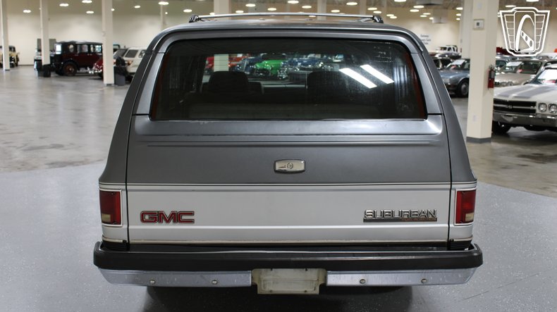 1990 GMC Suburban 29